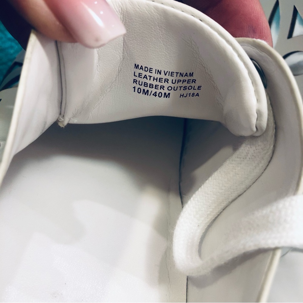 MICHAEL KORS white sneakers with silver inlays. Gorgeous! New. NWOB size… - Picture 7 of 13